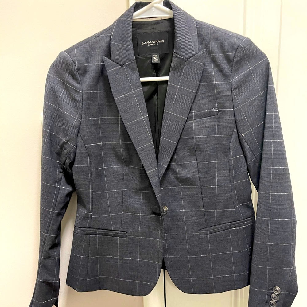 Banana Republic women’s suit like new